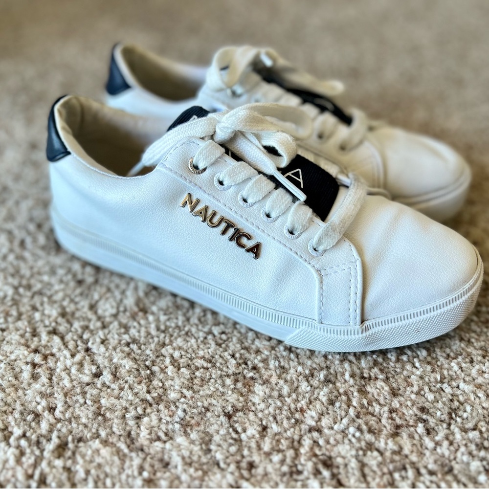 Girls sneakers size 7.